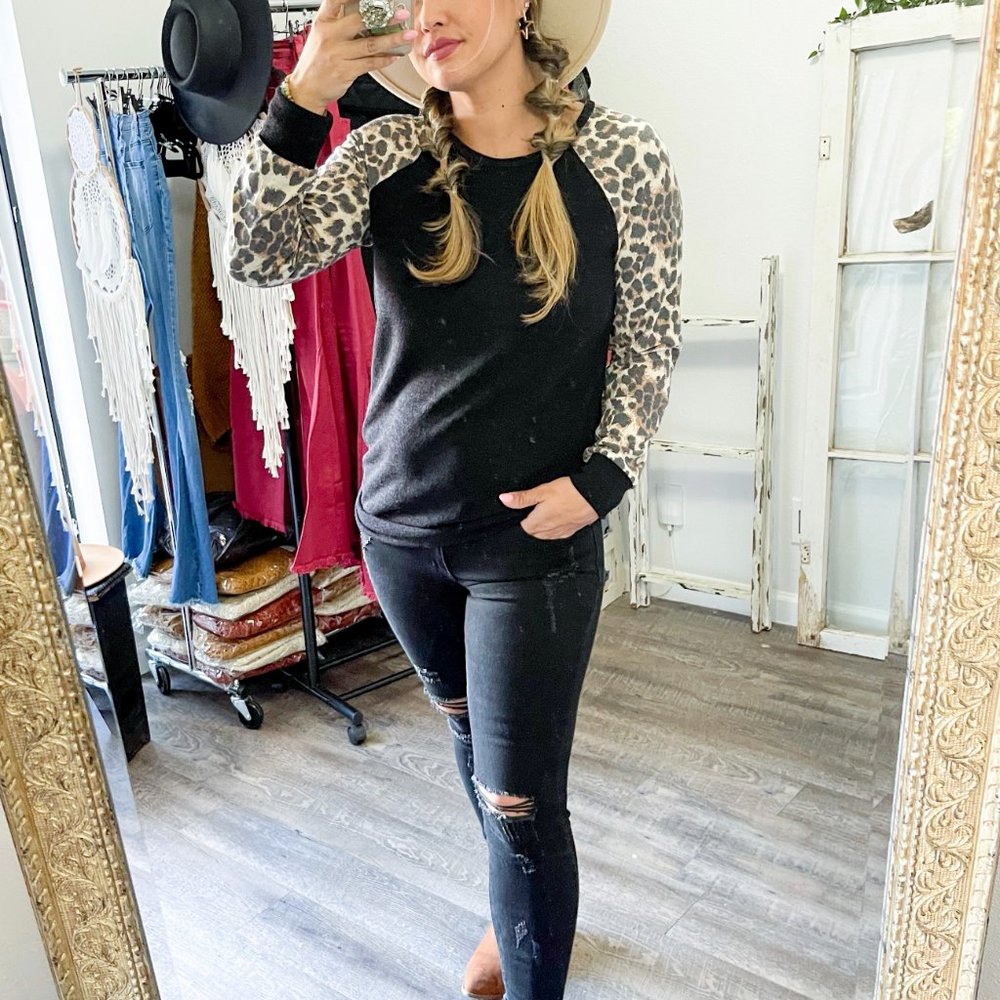 Leopard Hacci Top - Picture 4 of 4